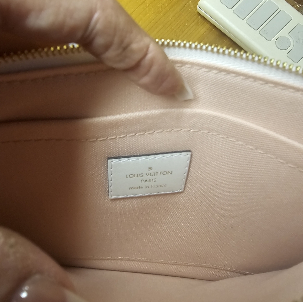 Louis Vuitton White & Black Monogram Canvas Wristlet - Picture 9 of 11